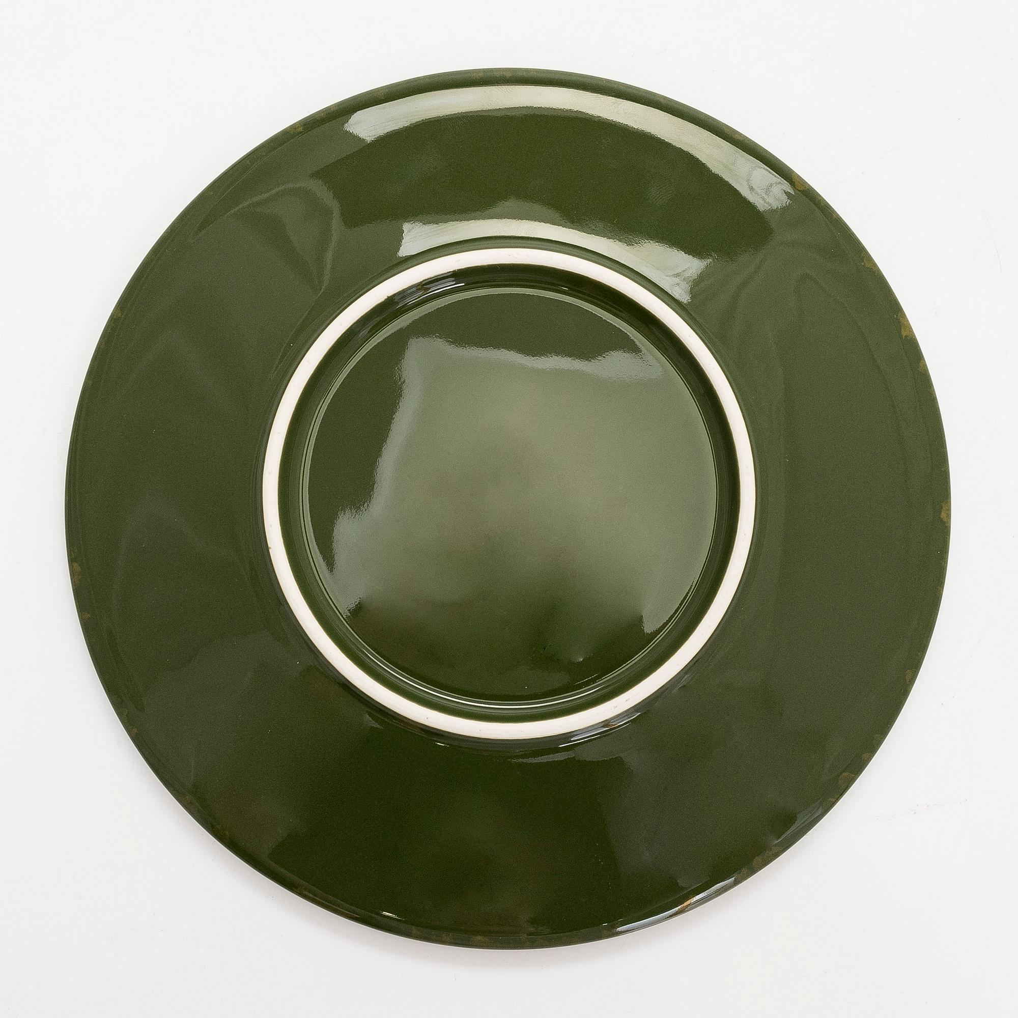 Fujiwo Ishimoto, Two porcelain dishes, Arabia 1990s.