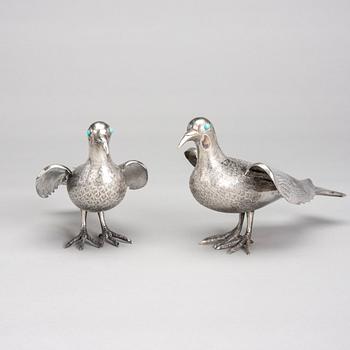 BORDSDEKORATIONER, 2 st, silver, Iran 1900-talets mitt. Totalvikt 576 g.