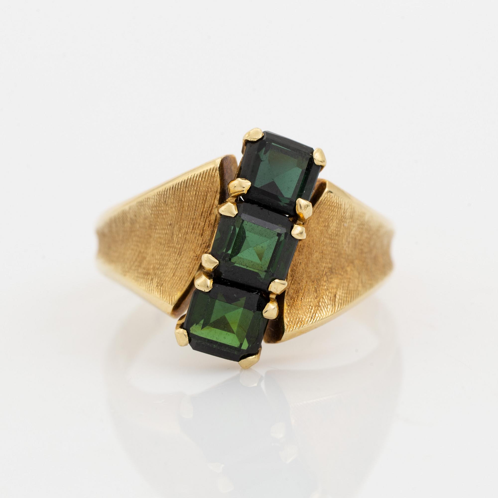 14K gold and green torumaline ring.