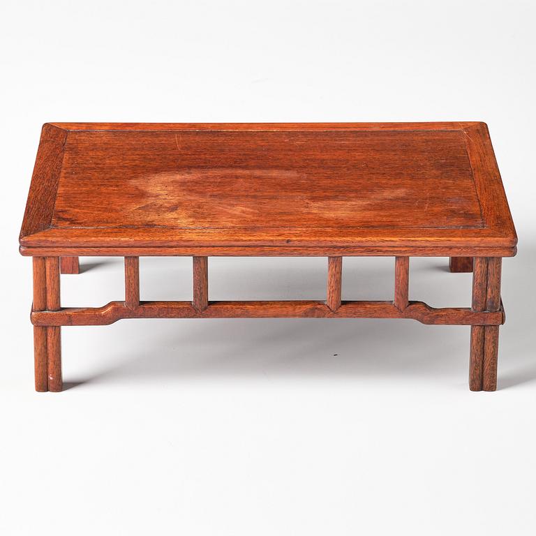 A small huanghuali low table, 'Kangzhou', Qing dynasty, 19th century.