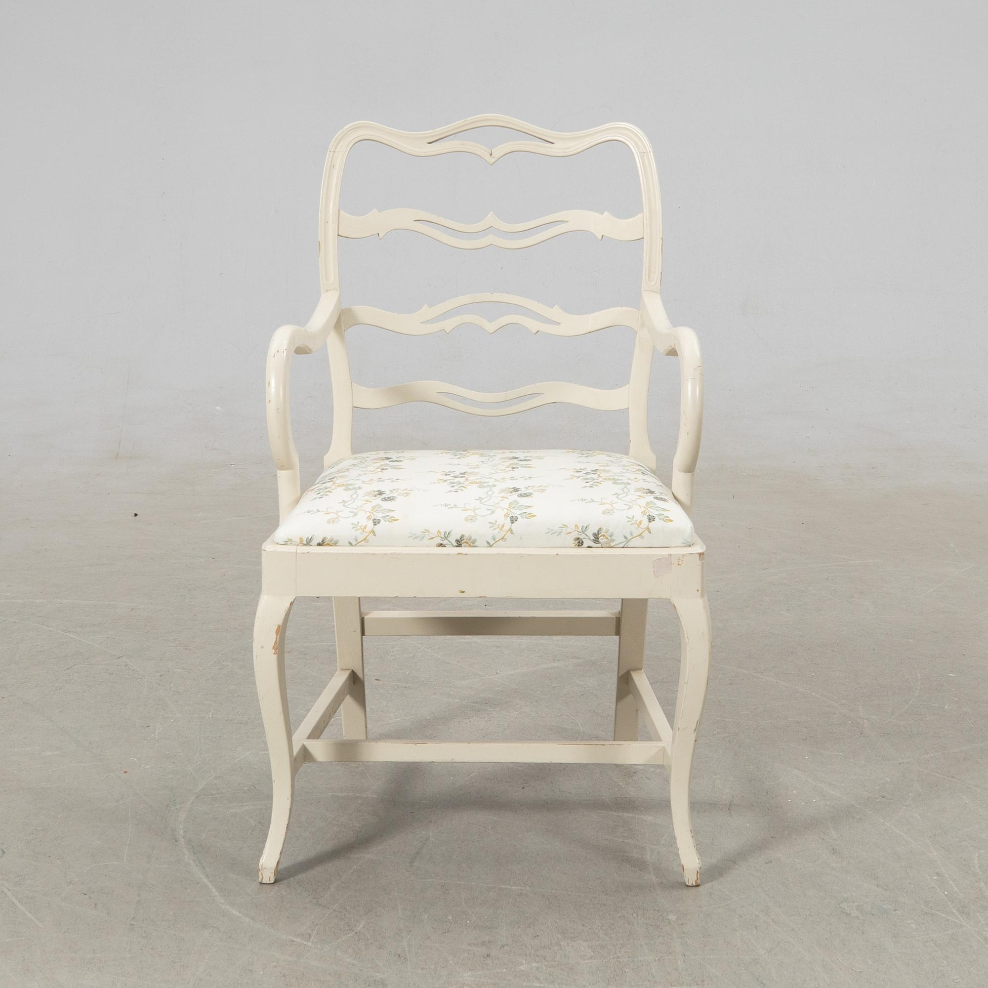 Armchair in the Gustavian style, first half of the 20th century.