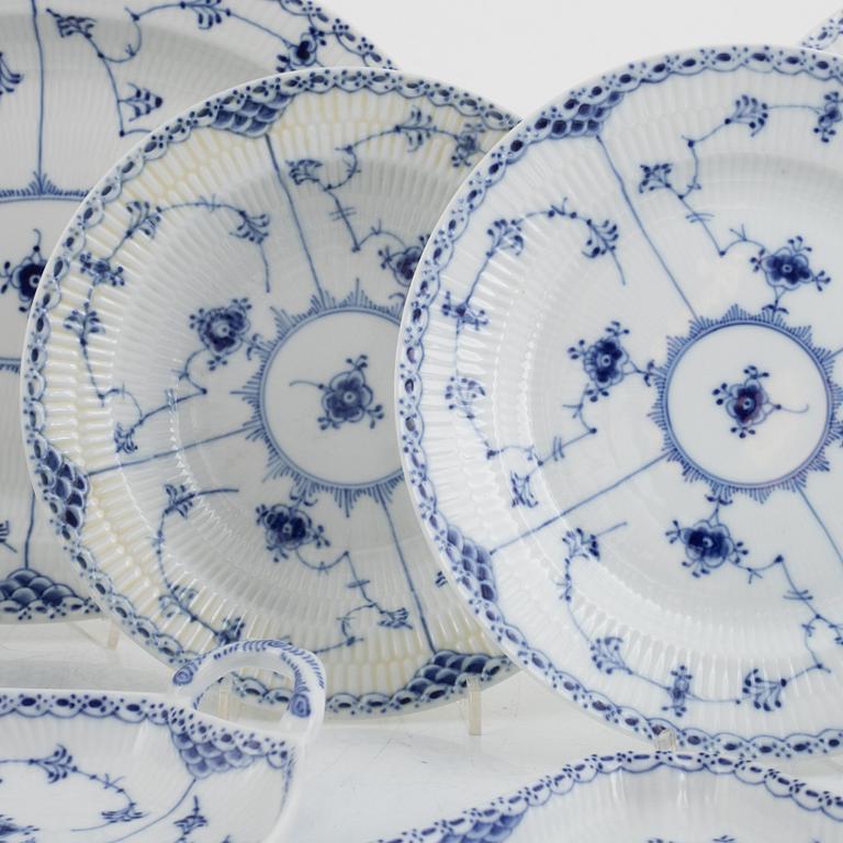 Royal Copenhagen, dinner service, 70 pieces, "Musselmalet", Denmark.