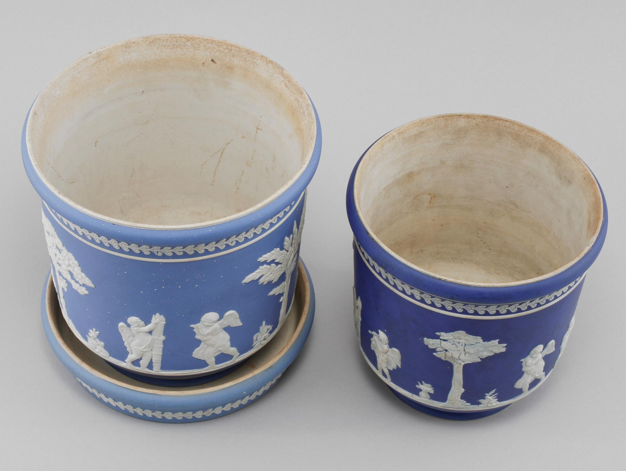 YTTERFODER, 2 st, jasperware, Wedgwoodliknande, 1900-tal.