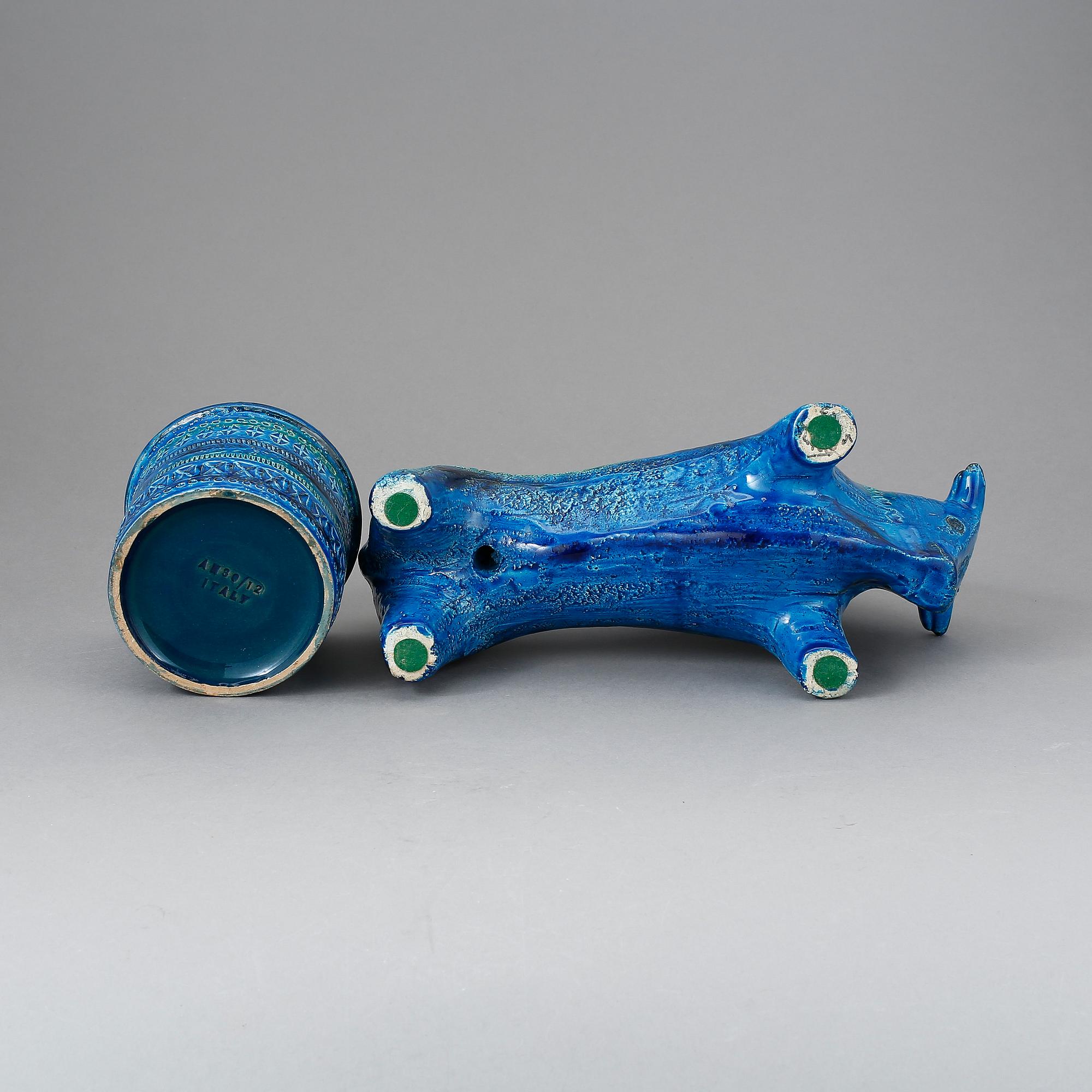 FIGURIN samt YTTERFODER, lergods. Raymor Bitossi, Aldo Londi Rimini Blue.