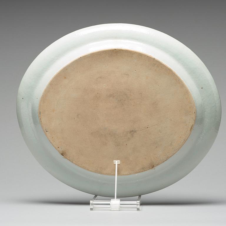 A Canton serving dish, Qing dynasty, 19th Century.