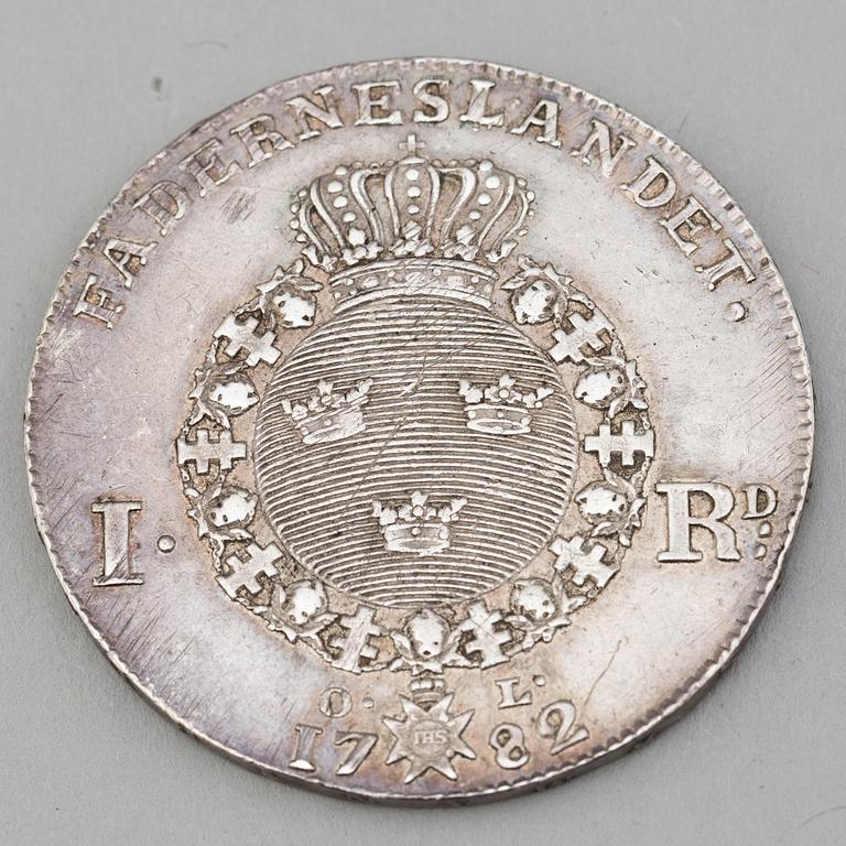 A Swedish silvercoin dated 1782.