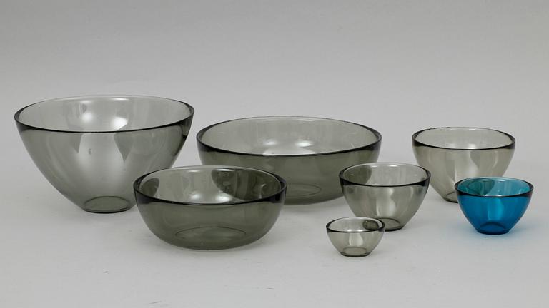 SKÅLAR, 7 div, glas. "Fuga" design Sven Palmqvist, Orrefors.