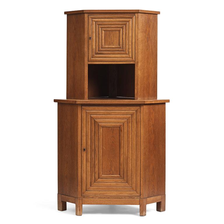 Oscar Nilsson, attributed to, a corner cabinet, likely executed at Isidor Hörlin AB, Stockholm in the 1930s-1940s.