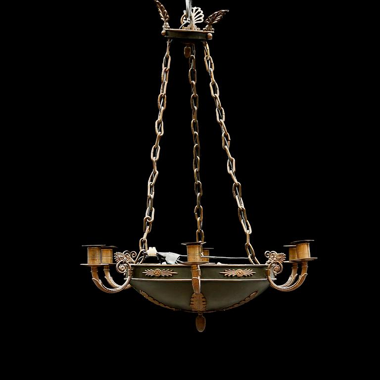 TAKAMPEL, empirestil, 1900-talets första hälft. Höjd ca 60 cm.