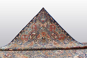 Matta, Kashmar, ca 393 x 302 cm.