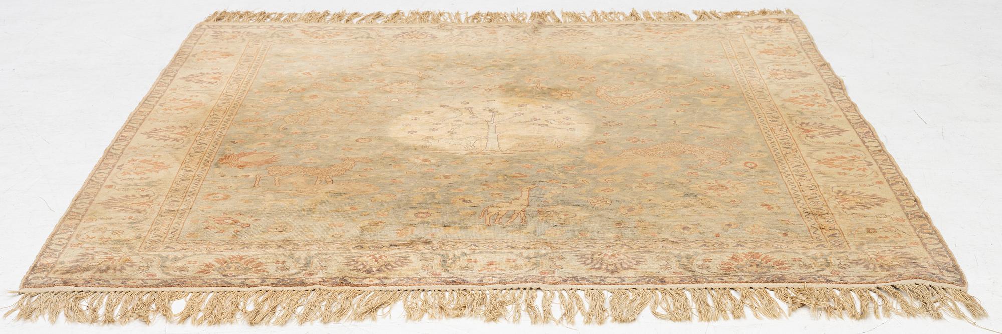 An antique rug, Paderma/Kayseri, approx. 154 x 154 cm.