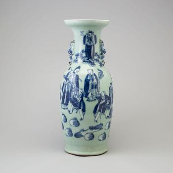 A large blue and white celadon glazed porcelain vase, Qing dynasty, late 19th century.