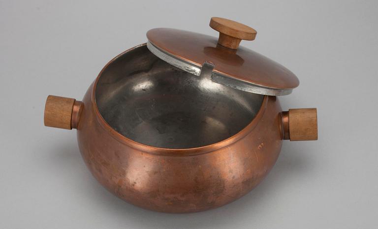 FONDUEGRYTA, koppar och teak, sannolikt Maija Heikinheimo, 1900-talets mitt.