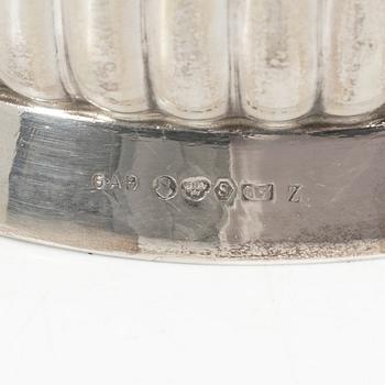 Guldsmedsaktiebolaget (GAB), A Swedish silver coffee pot, cream jug and sugar bowl, mark of GAB, Stockholm 1918-1919.