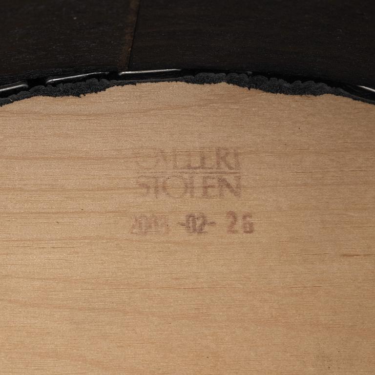 Åke Axelsson, a set of four 'Gästis' chairs, Galleri Stolen, dated 2003.