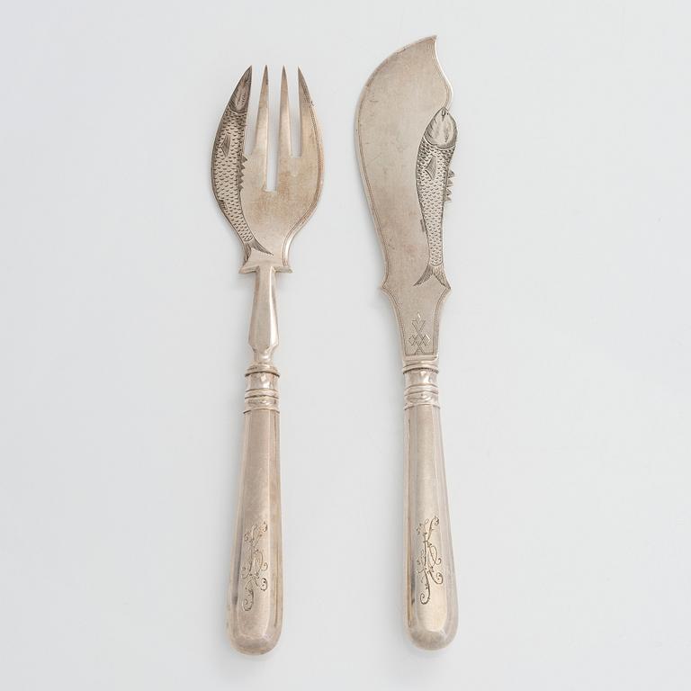 A pair of silver fish serving utensils, maker's mark of Peter Silventoinen, St. Petersburg 1882-1889, in original case.