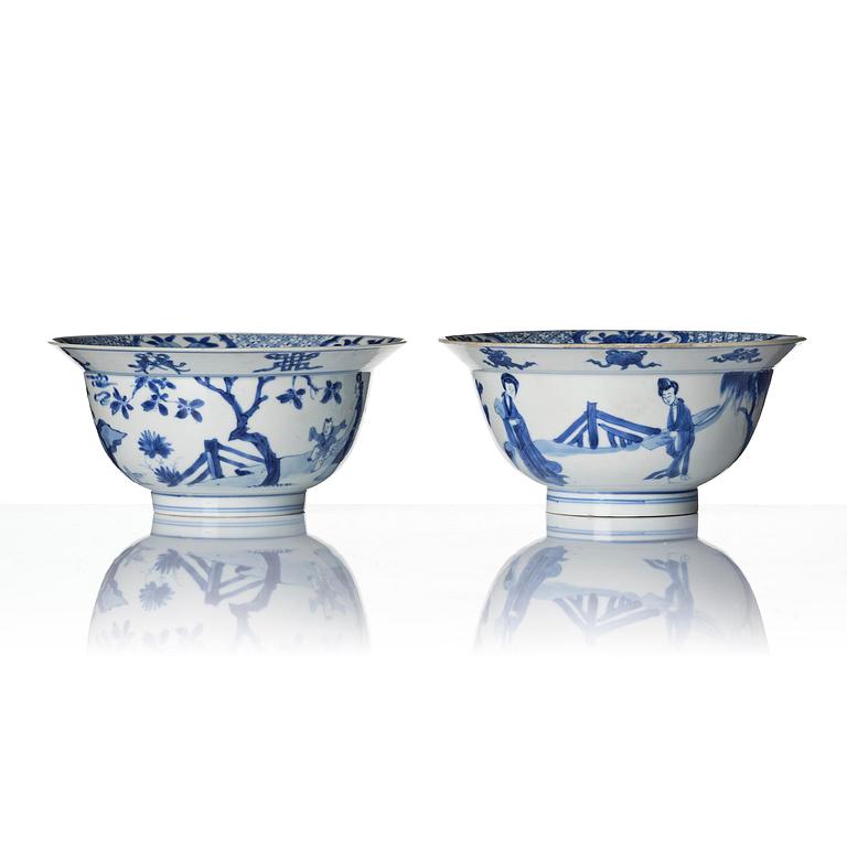 Skålar, ett par, porslin. Qingdynastin, Kangxi (1662-1722).
