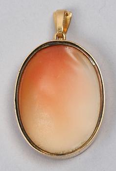 HÄNGE MED CAMÉ, 18K guld, Stockholm 1947.