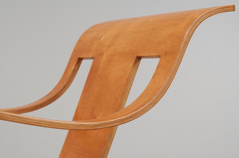 A Gerald Summers laminated birch easy chair, Makers of Simple Furniture, England ca 1935-40.