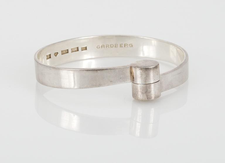 BERTEL GARDBERG, armring, Helsingfors 1959, 916/1000 silver.