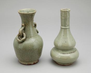 VASER, 2 st, porslin, Kina, Ming-stil, 1900-tal.