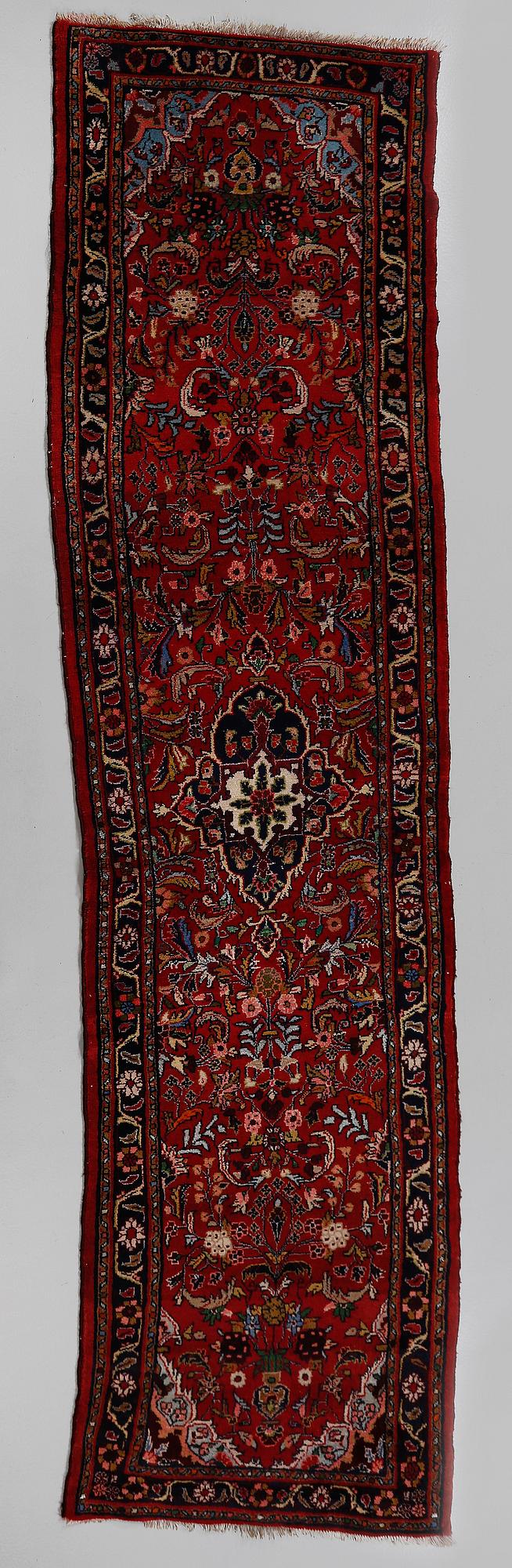 GALLERIMATTA, orientalisk. Ca 285x74 cm.