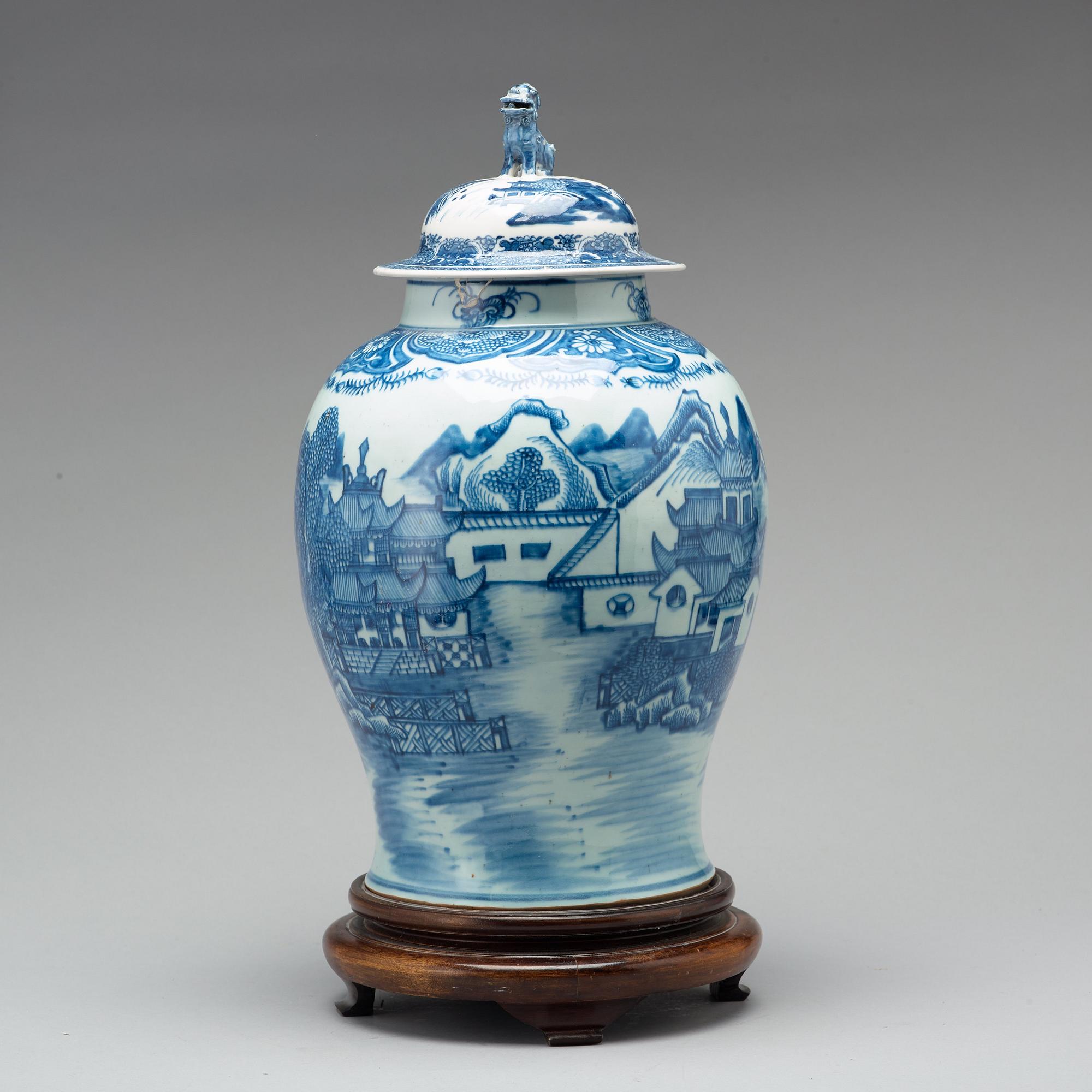 A blue and white jar with cover, Qing dynasty, Qianlong (1736-95).