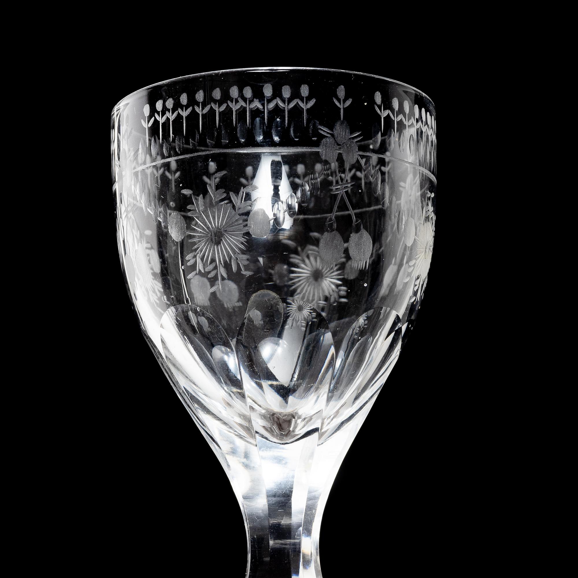 Elis Bergh, A 17 piece glass service, "Flach", by Kosta, first half of 20th century.