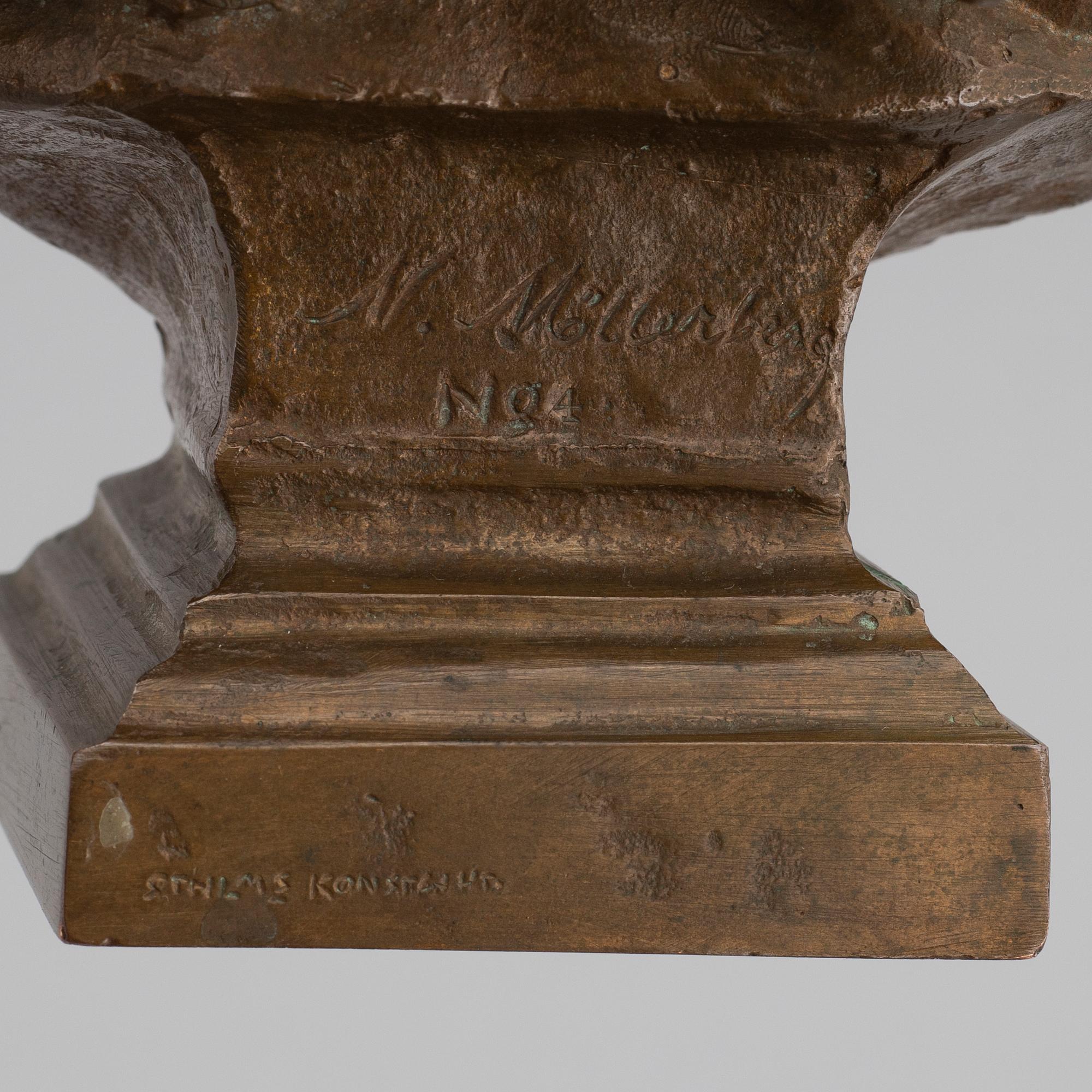 Nils Möllerberg, skulptur. Brons. Signerad. Numrerad nr 4. Gjutarstämpel. Höjd 19 cm.