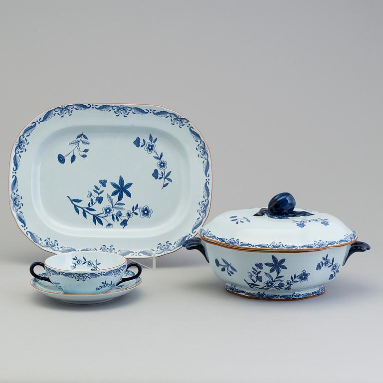 A 14 piece porcelain service "Ostindia" from Rörstrand, second half of the 20th century.