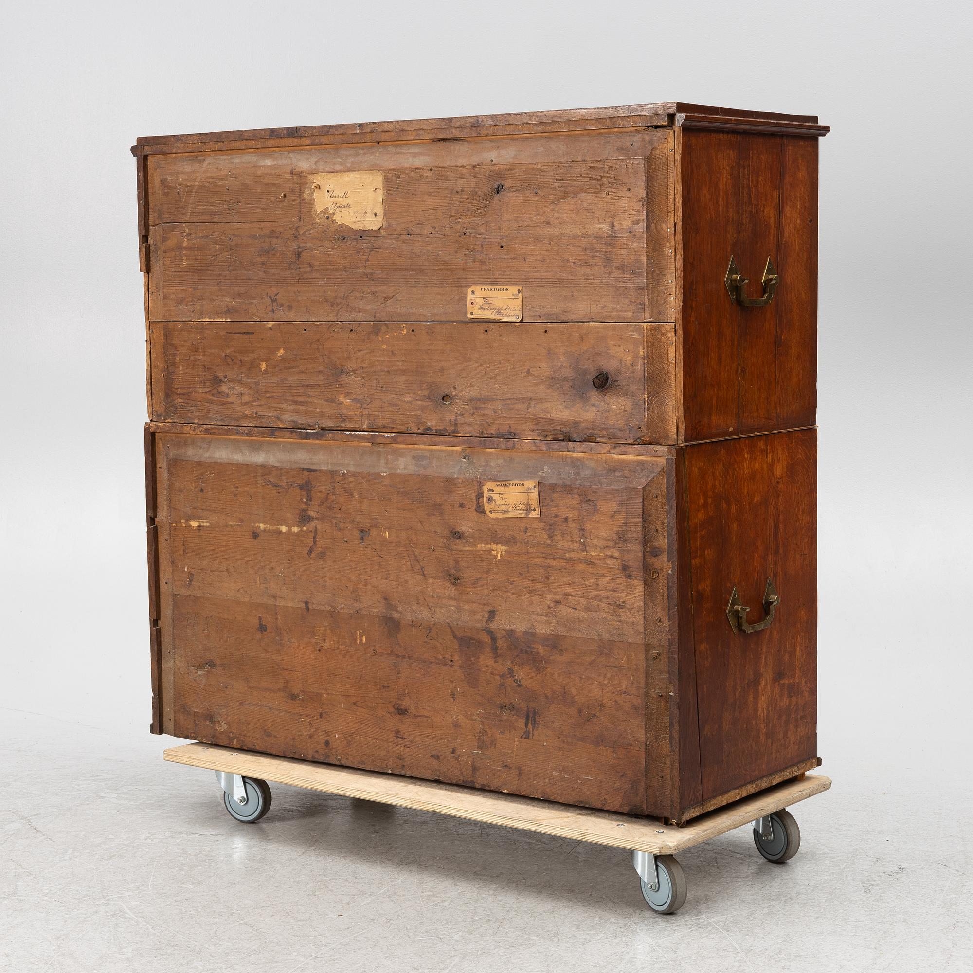 Chest of drawers, late Gustavian, circa 1800.