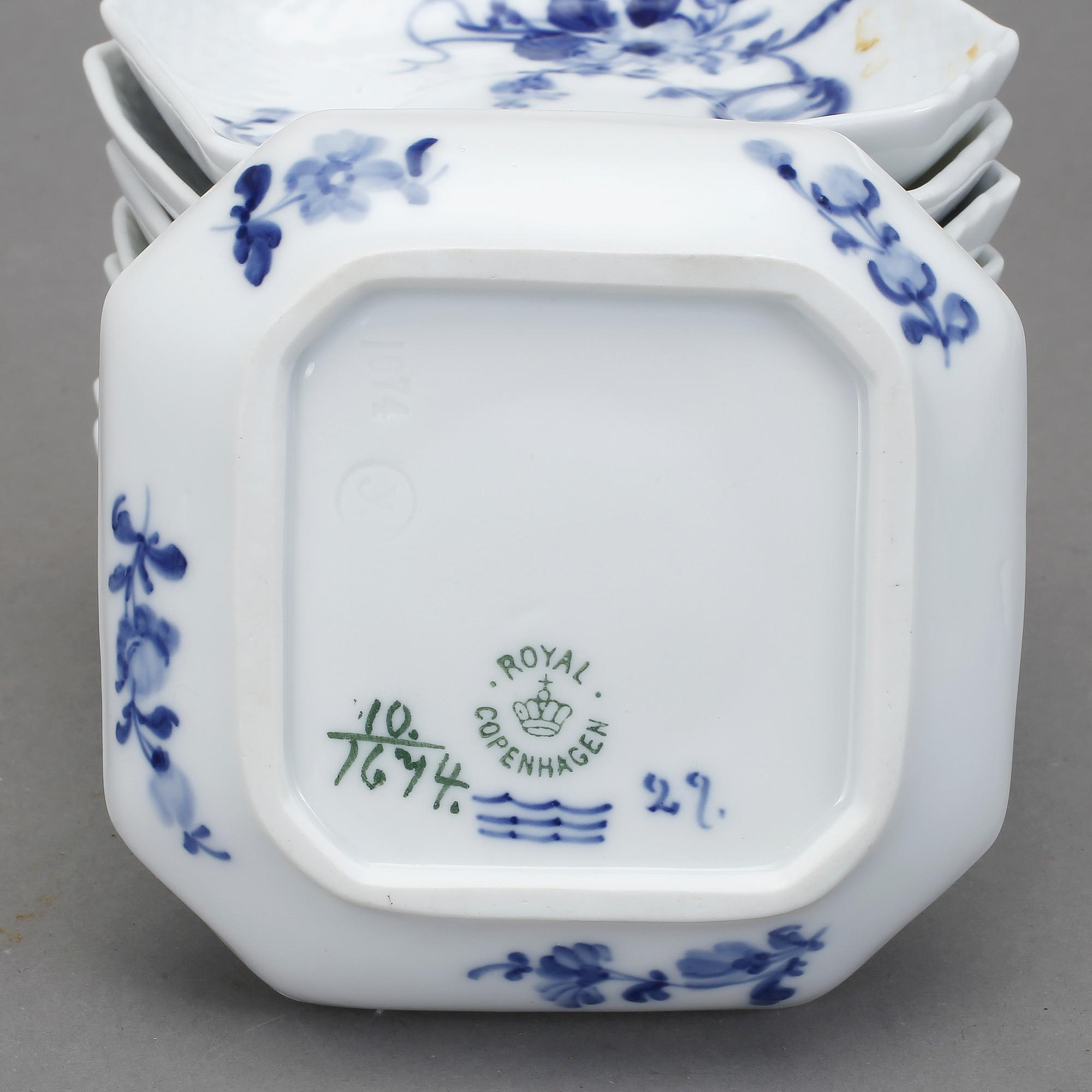 CREMEKOPPAR MED LOCK, 6 st, porslin, Blå blomst, Royal Copenhagen.