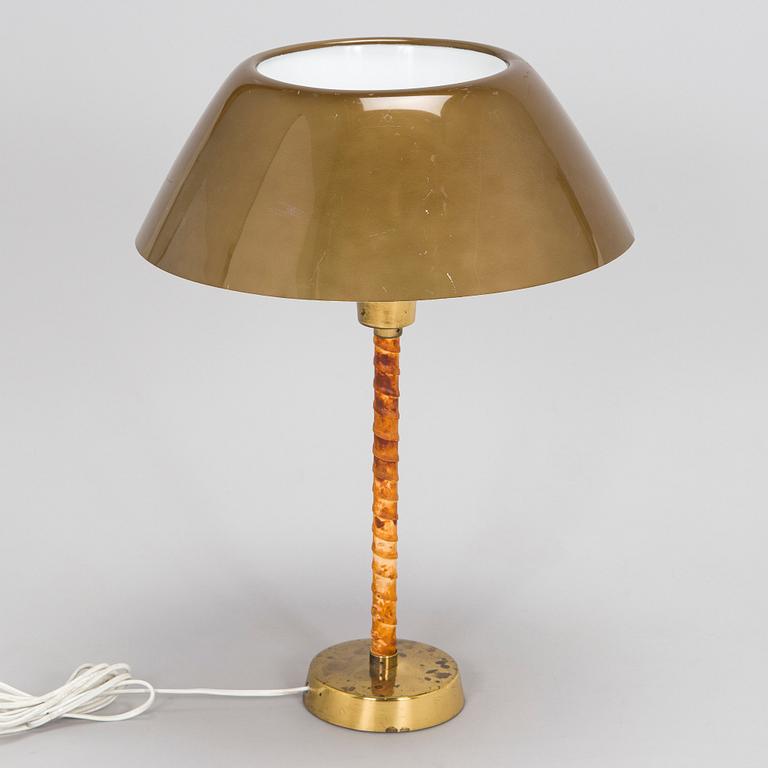 Lisa Johansson-Pape, pöytävalaisin, Stockmann Orno, 1900-luvun puoliväli.