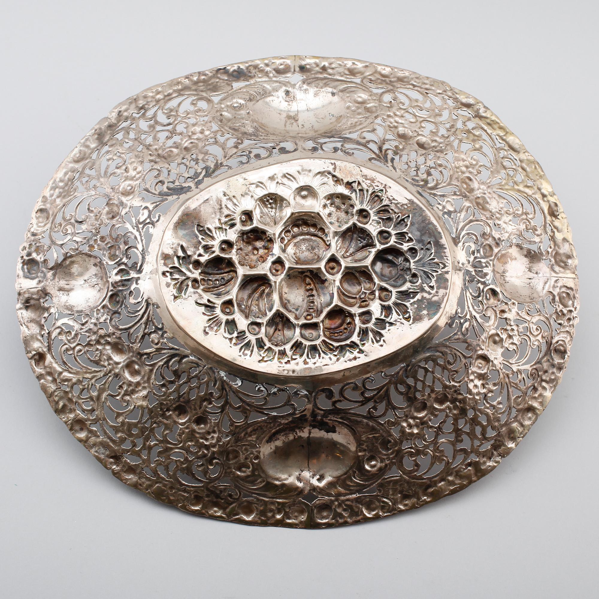 FAT, silver (830), svenska importstämplar, 1900-talets första hälft. Total vikt 985 g.