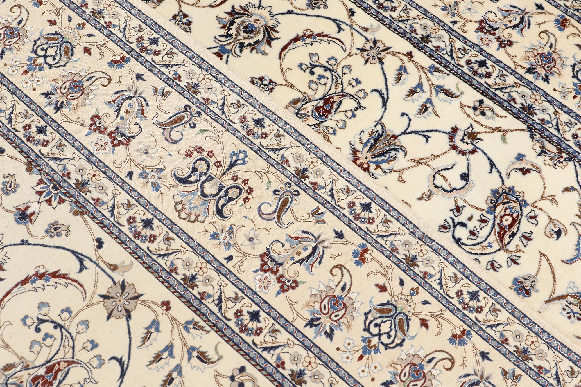 A part silk Nain carpet, so-called 6LAA, approx. 292 x 200 cm.