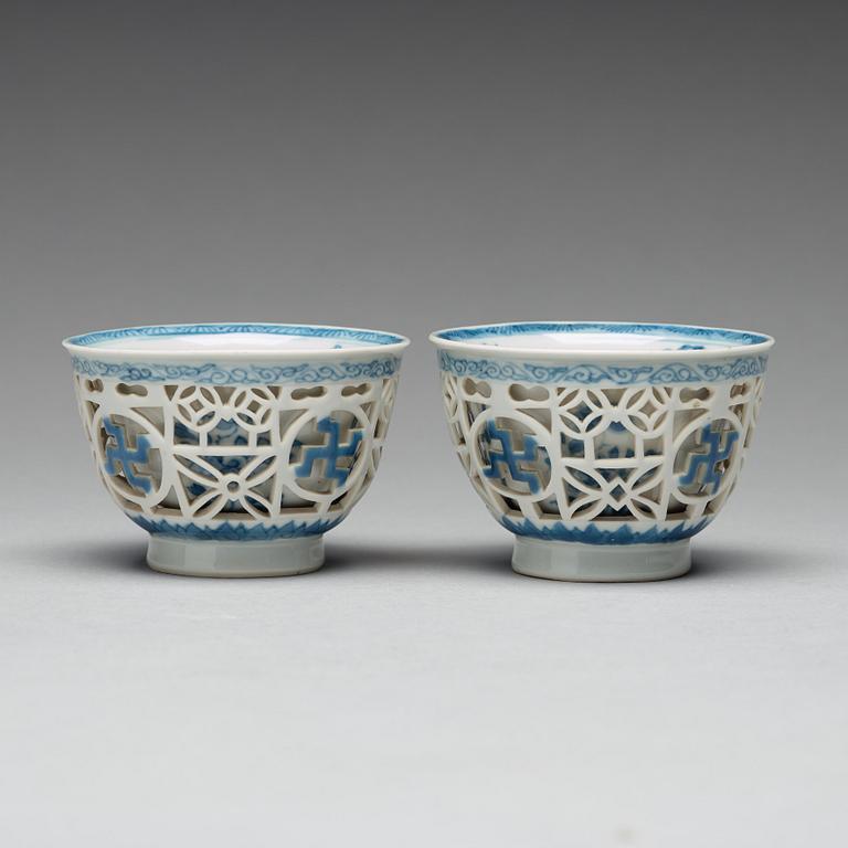 Two blue and white 'Ling Long' bowls, Qing dynasty, Kangxi (1662-1722).