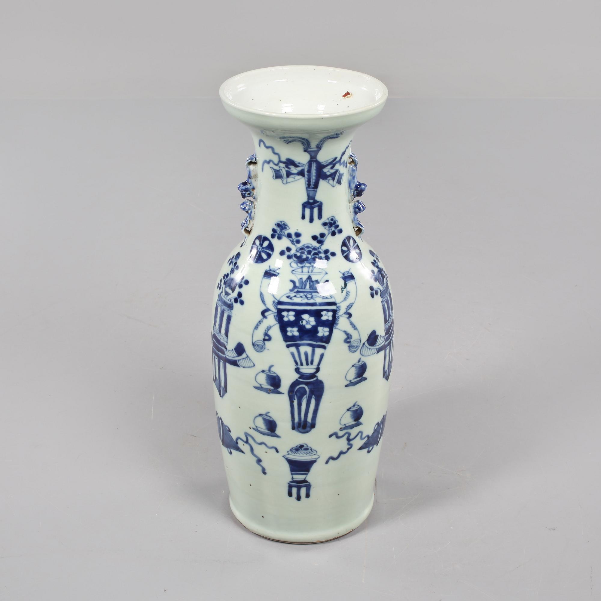 VAS, porslin, Kina, omkring sekelskiftet 1800/1900.