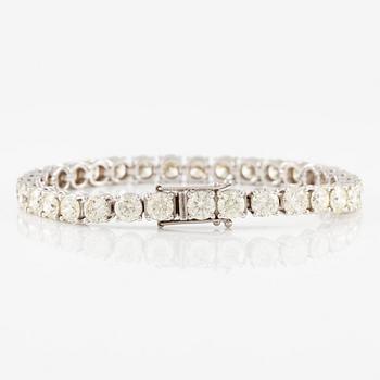 Tennis bracelet, 18K white gold with brilliant-cut diamonds.