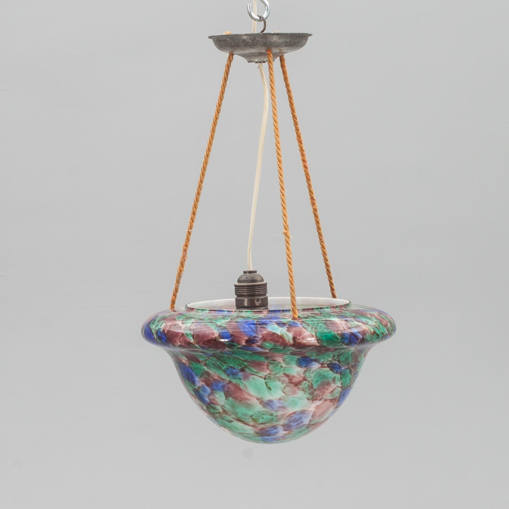 TAKAMPEL, glas, 1900-talets första hälft.