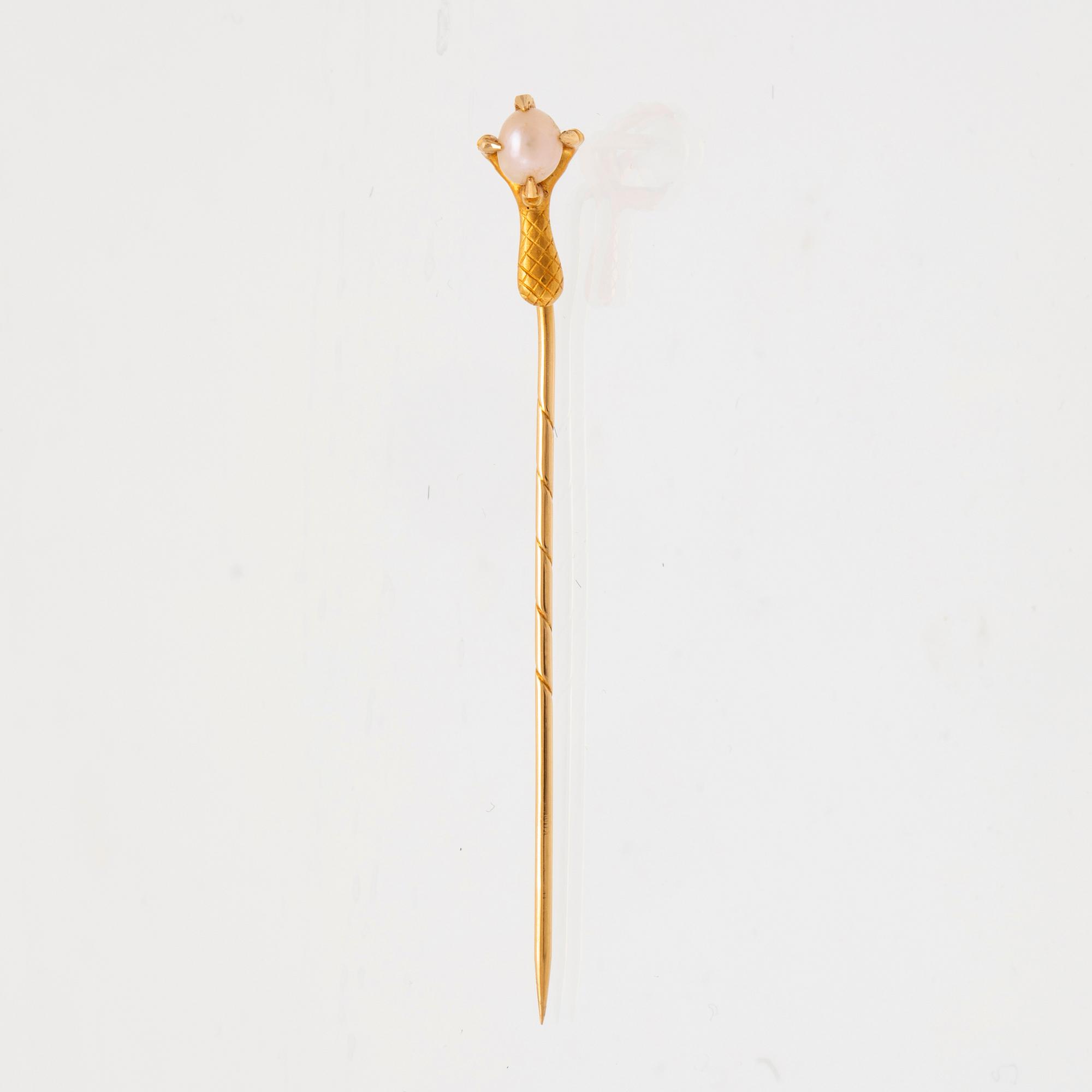 Tie pin 18K gold with cultured pearl by CA Björklund Stockholm 1913.