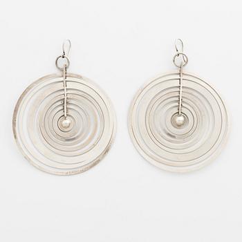 Tapio Wirkkala, Örhängen "Hopeakuu", sterlingsilver.