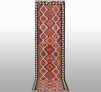 A runner, Kilim, ca 388 x 80 cm.