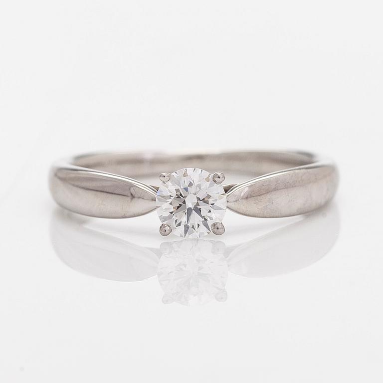 Tiffany & Co, a platinum ring with a brilliant-cut diamond approx. 0.31 ct according to engraving.