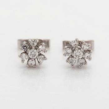 Örhängen, briljant- och åttkantslipade diamanter, 18K vitguld.