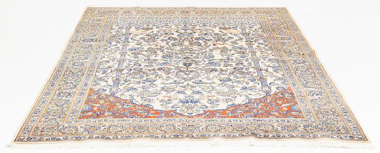 An oriantal carpet, c. 295 x 205 cm.