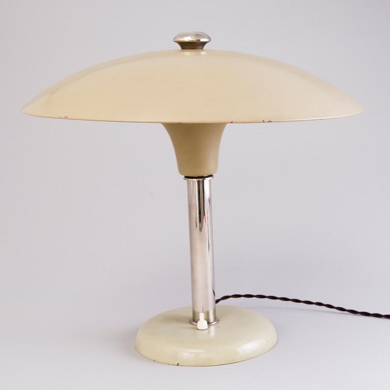 MAX SCHUMACHER, A 1930's German table lamp for MWS (Metallwerk Werner Schröder) Lobenstein.