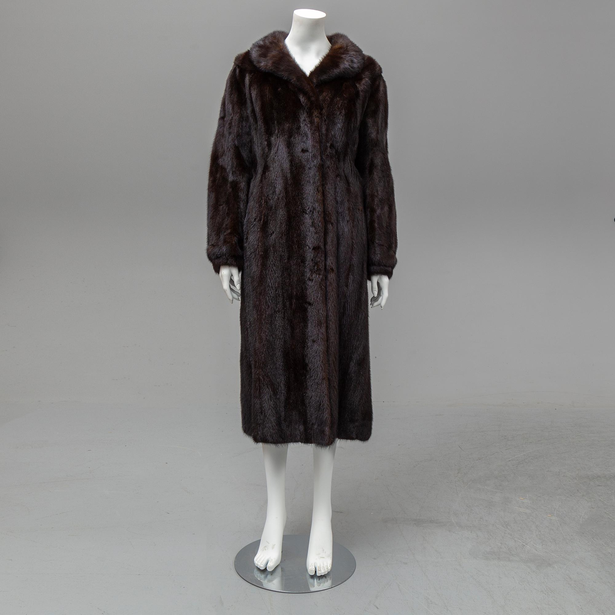 A mink fur, size ca 38.