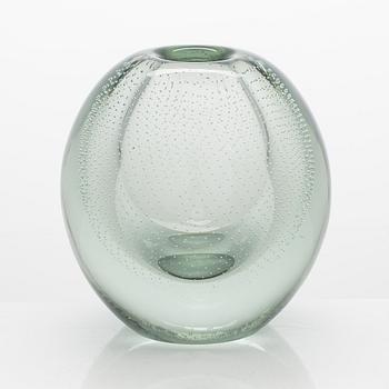 Gunnel Nyman, a glass vase, signed G. Nyman, Nuutajärvi Notsjö 1953.