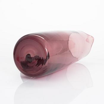 12 laseja, Tapio Wirkkala, malli 2204 ja kaadin, Erkki Vesanto, malli 2438. Iittala.