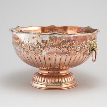 A 20th century champagne cooler.